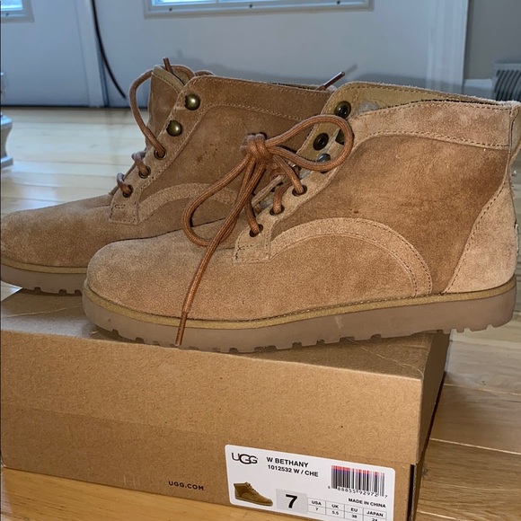 Ugg Bethany Chestnut - Picture 2 of 8